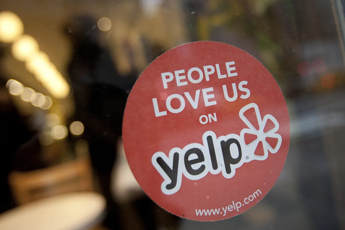 Yelp pauses reviews for Brooklyn shop at center of Kelly Clarkson feud