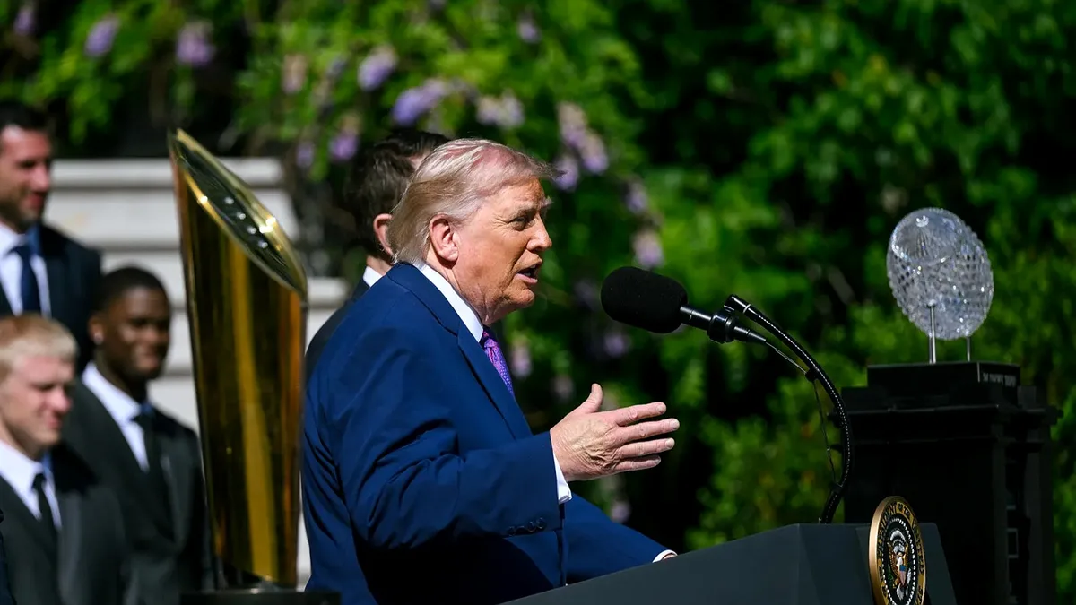 Trump diz não ter pressa para negociar com Irã