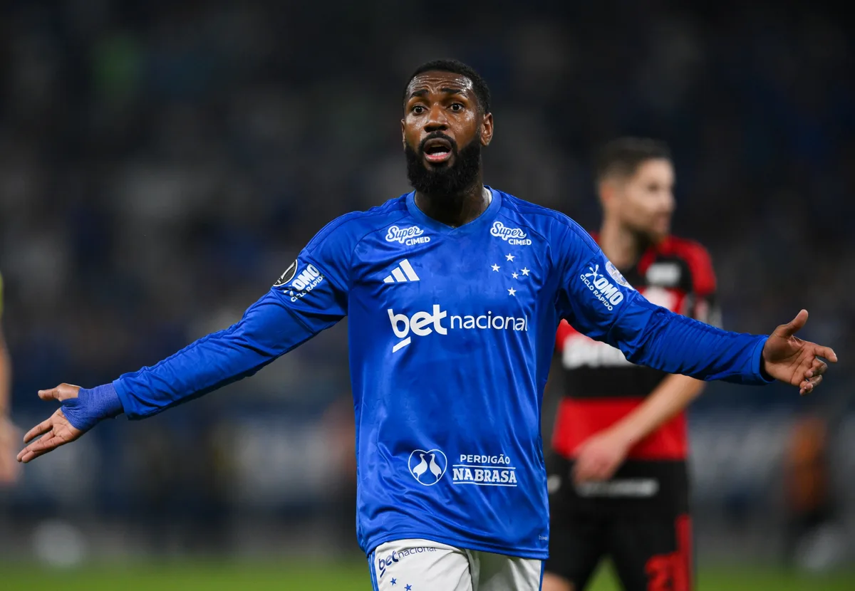 Gerson vira alvo de críticas após derrota do Cruzeiro para o Bragantino