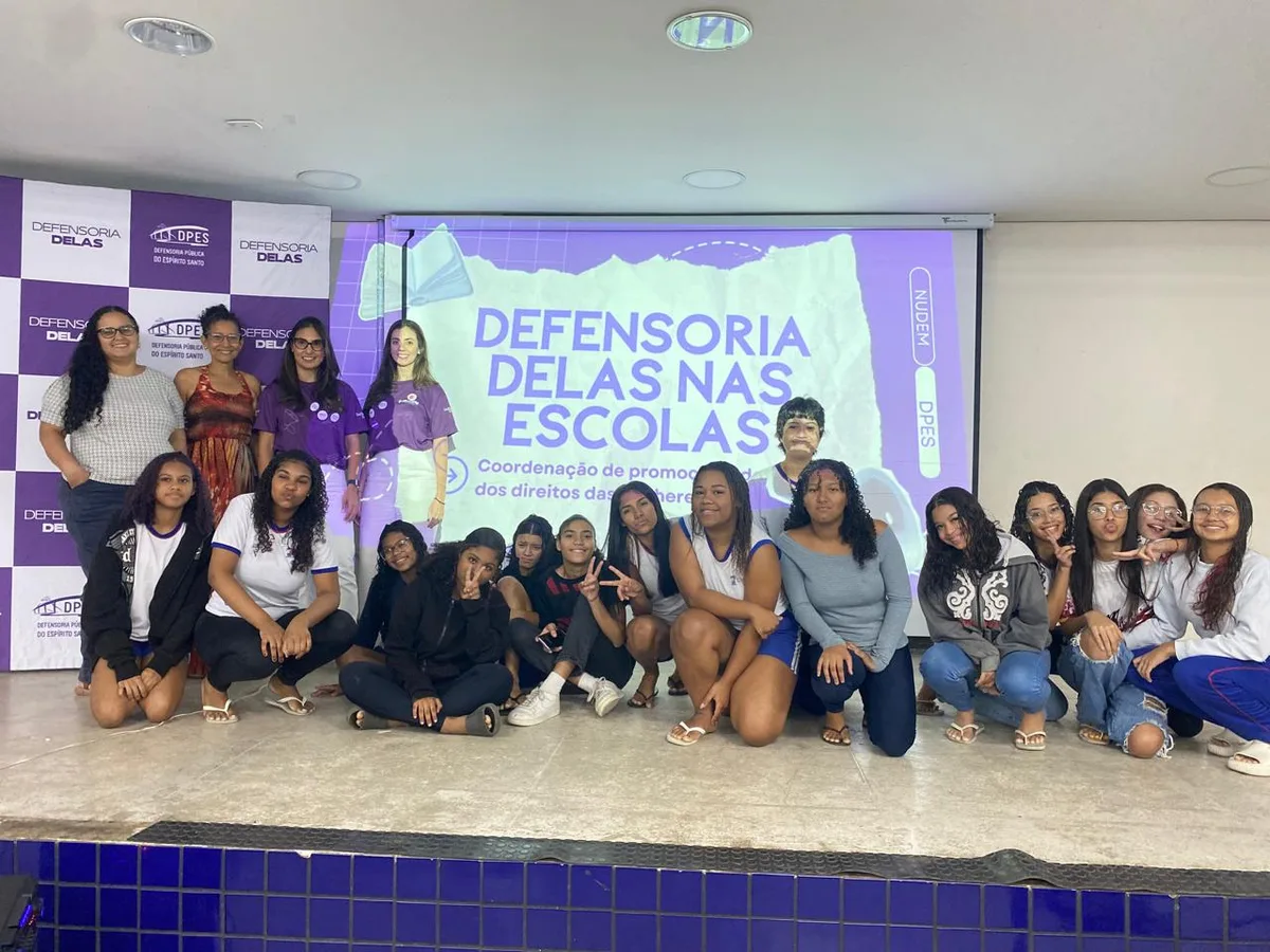 'Defensoria Delas' leva combate ao feminicídio a salas de aula de Vitória
