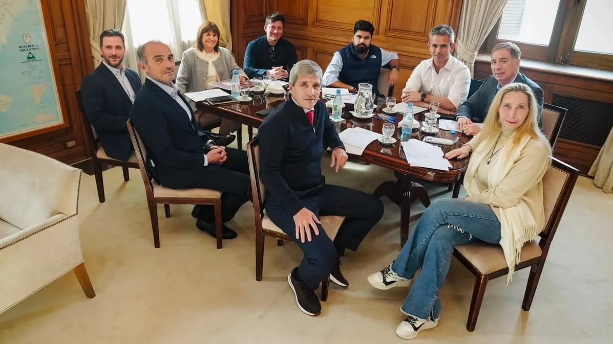 El Gobierno volverá a reunir a la mesa política para discutir la reforma electoral y la eliminación de las PASO