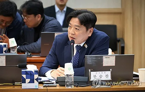 "소방이 재정 쭉쭉" 발언 부승찬에 김민석 경고…윤리심판원 조사
