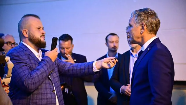 AfD-Veranstaltungen: AfD beschließt Auflagen für Streamer »Aktivist Mann«