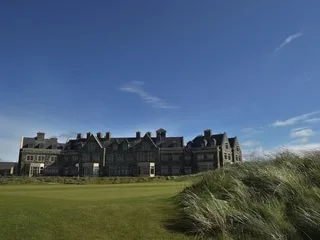 En Irlande, un escargot s’invite dans la salle de bal de Trump