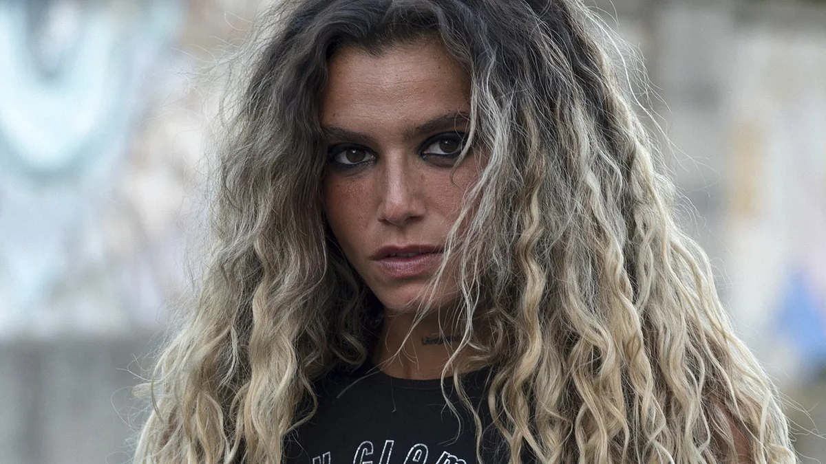 "Estar viva é, por si só, um surto": Milhanas lança segundo álbum