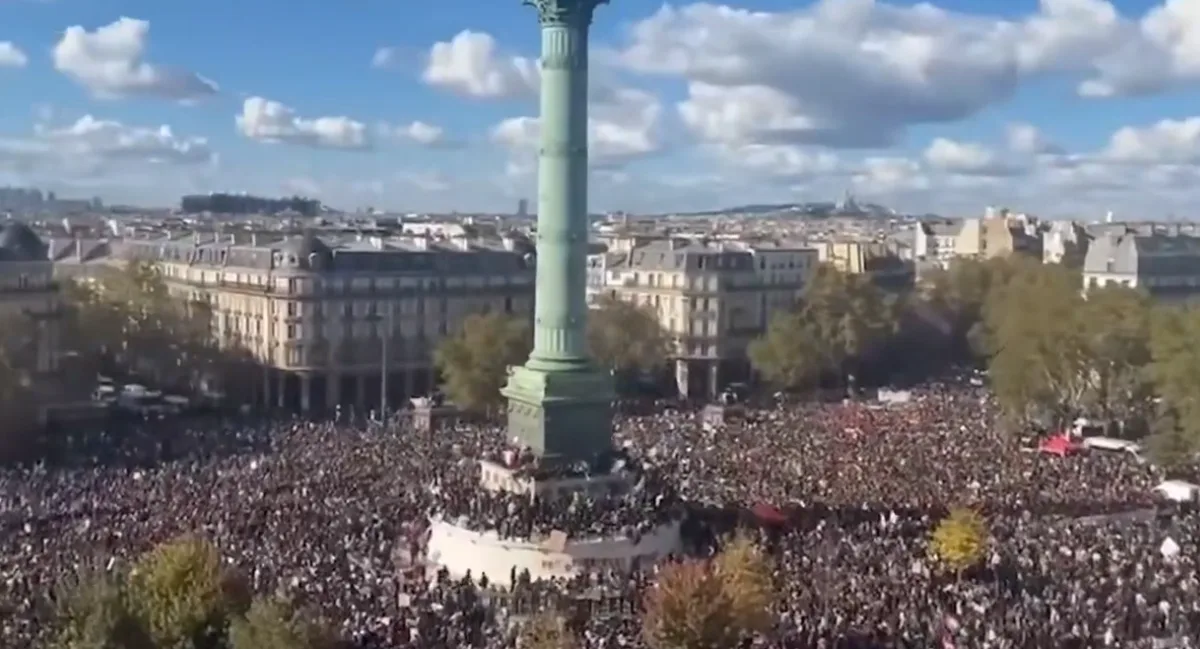 Estudantes franceses tomam Praça da Bastilha e convocam novo ato