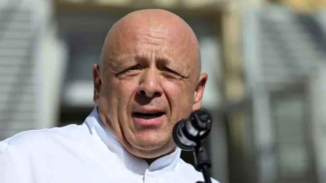 Alors que "25 restaurants ferment chaque jour en France", le patron de l'UMIH Thierry Marx estime qu'une augmentation de la TVA serait "une ligne rouge"