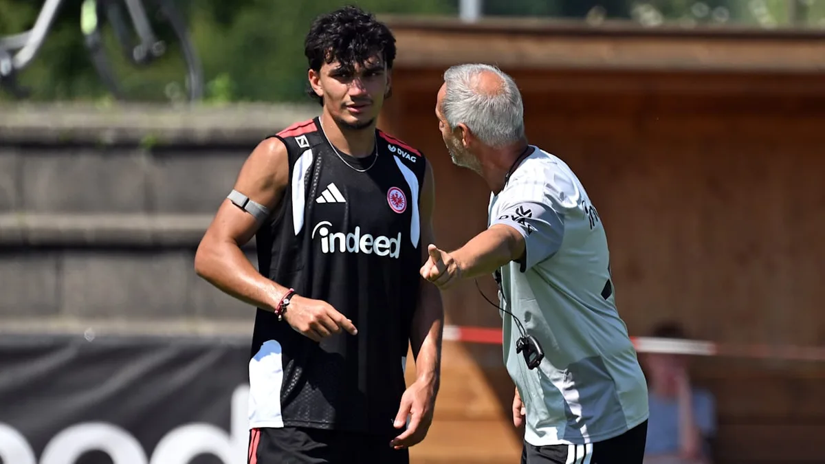 Spannende Trainer-Sätze - SO sieht Hütter die Uzun-Zukunft bei Eintracht
