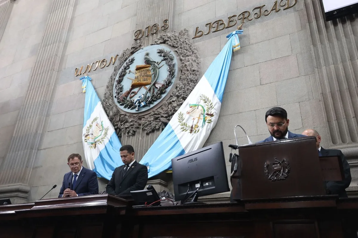 El Congreso de Guatemala levanta la sesión y deja sin votación una exoneración de combustibles mientras los bloqueos continúan en once puntos