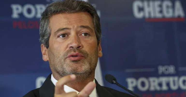 Movimento estudantil questiona Ventura sobre invasão à rádio