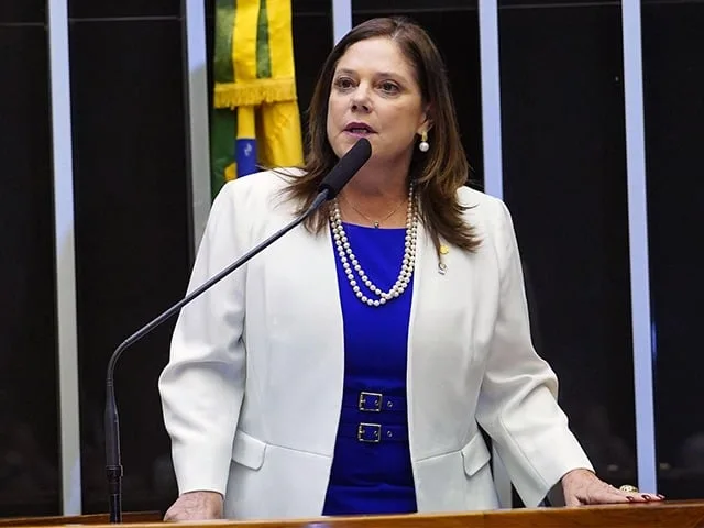 Filha de deputada do PL é pega com 600 mil reais em dinheiro vivo pela PF