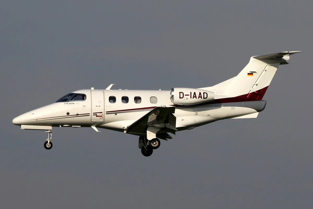 Jatinho que saiu da pista no Santos Dumont é um dos menores da Embraer e tem modelo que pousa sozinho; conheça