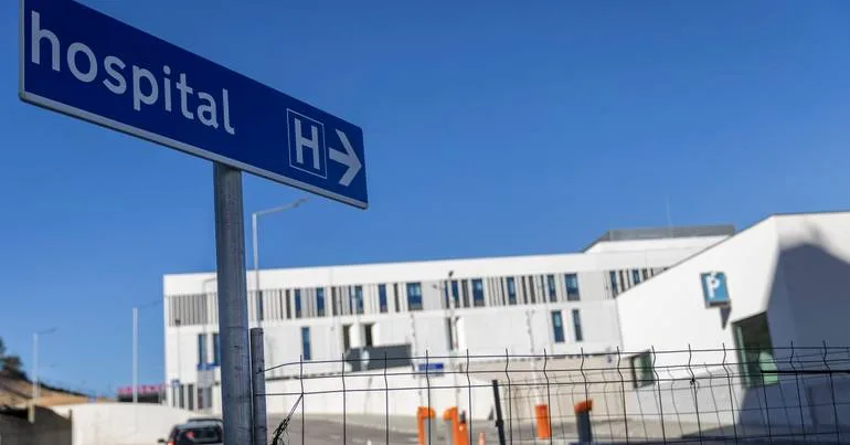 Doentes urgentes esperam quase 10 horas no Amadora-Sintra