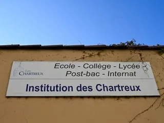 Un prêtre de 63 ans à la tête d’un groupe scolaire de Lyon démis après une relation avec une élève majeure