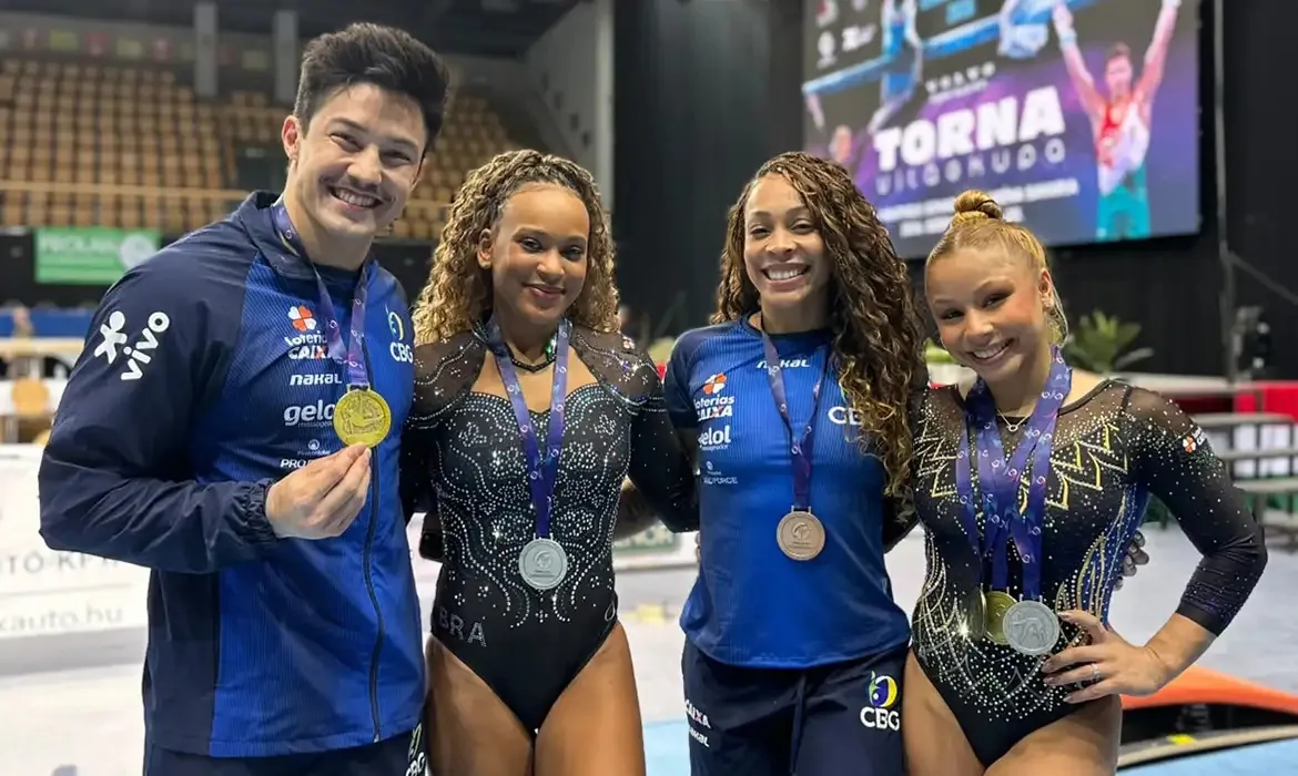 Flávia e Nory levam ouro em jornada de cinco medalhas do Brasil na Copa do Mundo