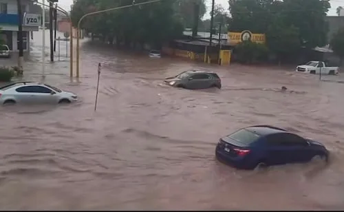 Lluvias dejan inundaciones en Comondú, Baja California Sur; suspenden clases