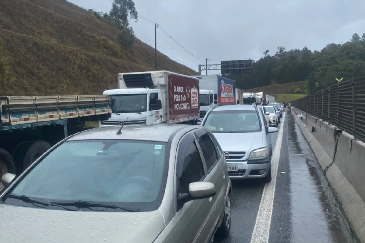 Serra Antiga da Tamoios segue interditada e reabertura será avaliada neste domingo