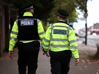 Au Royaume-Uni, un homme de 52 ans reconnaît avoir incité à des agressions sexuelles sur des femmes inconscientes