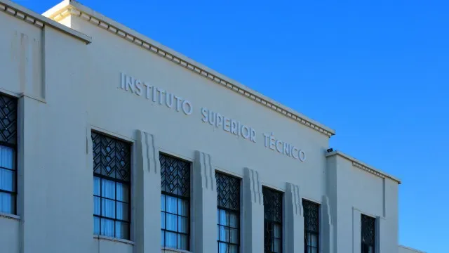 Técnico abre 25 vagas para alunos do secundário terem aulas no instituto