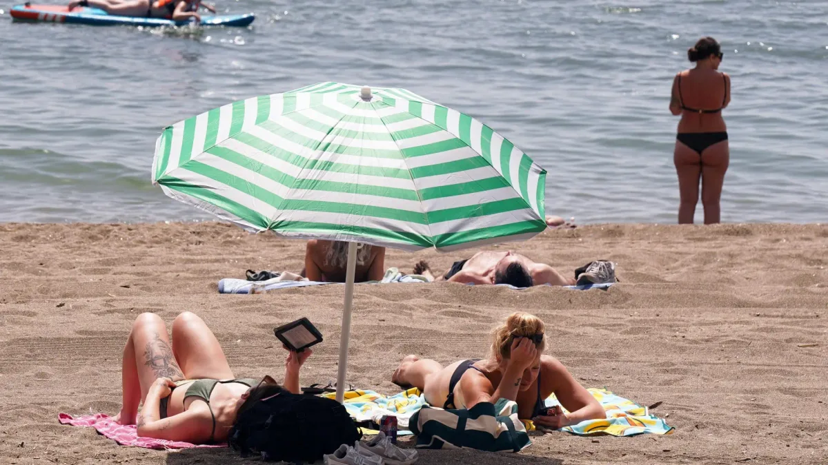 ¿Te duchas con gel en la playa? Estas son las acciones que pueden conllevar una multa