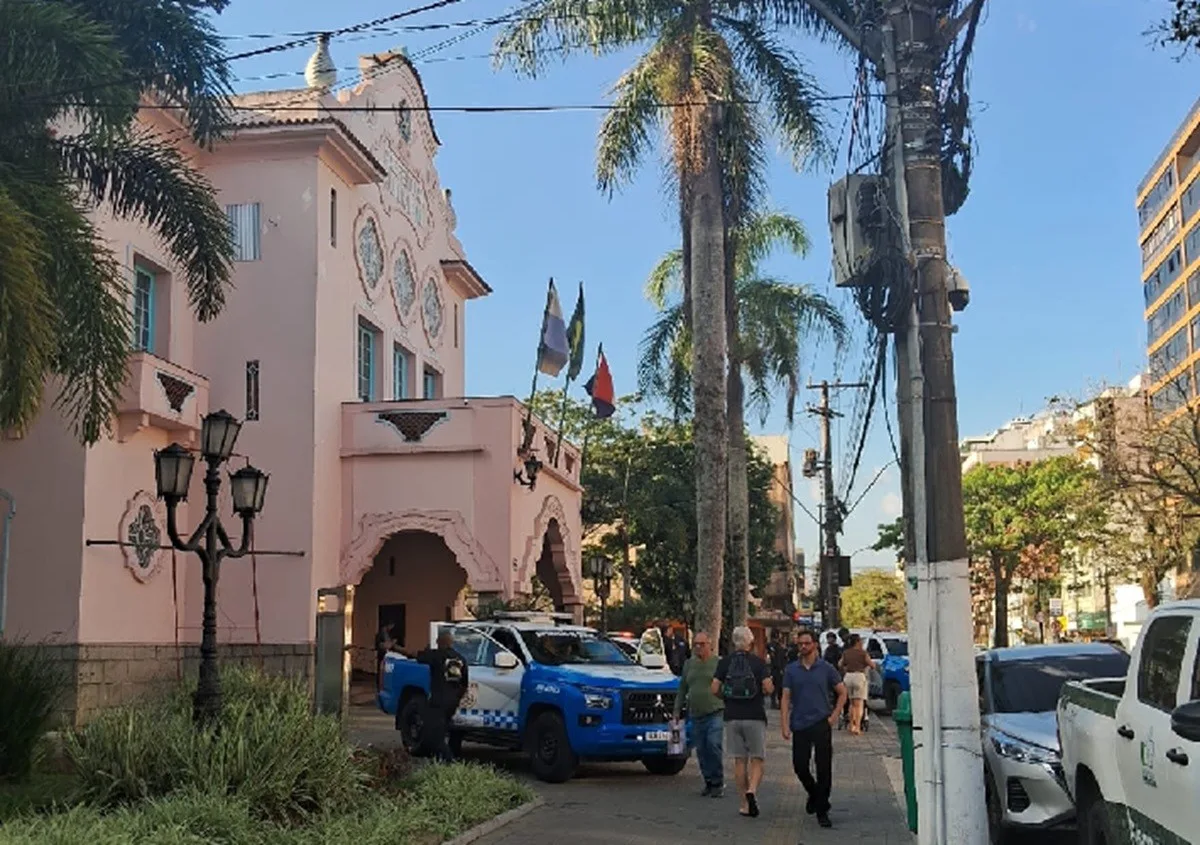 Manifestação em Teresópolis pede saída de secretário de Segurança