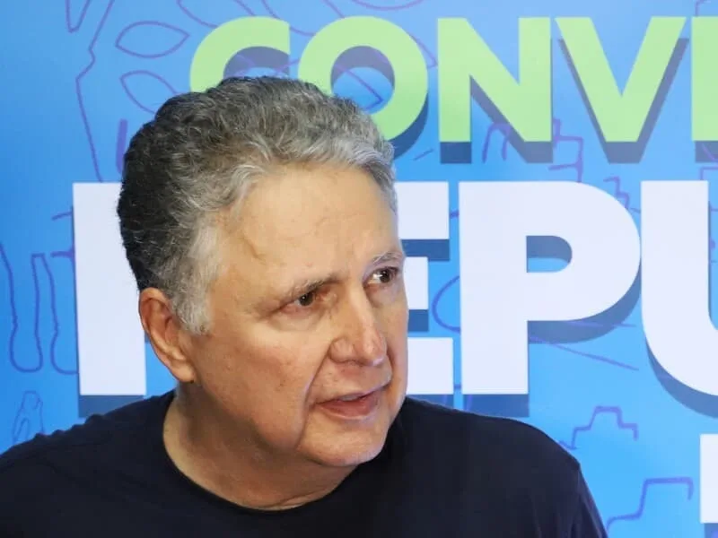 Justiça manda Garotinho cumprir pena que suspende direitos políticos