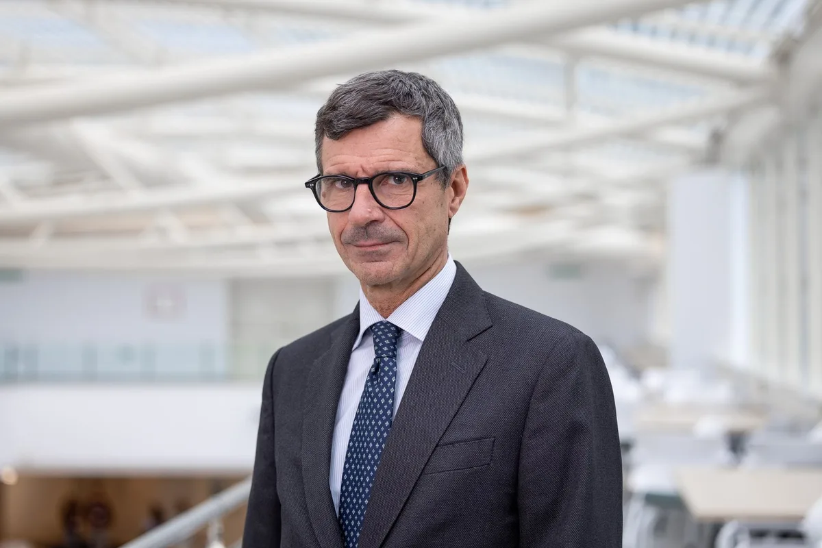 Quién es Stefano Margaritora, el cirujano que lidera el equipo médico que operará al papa León XIV