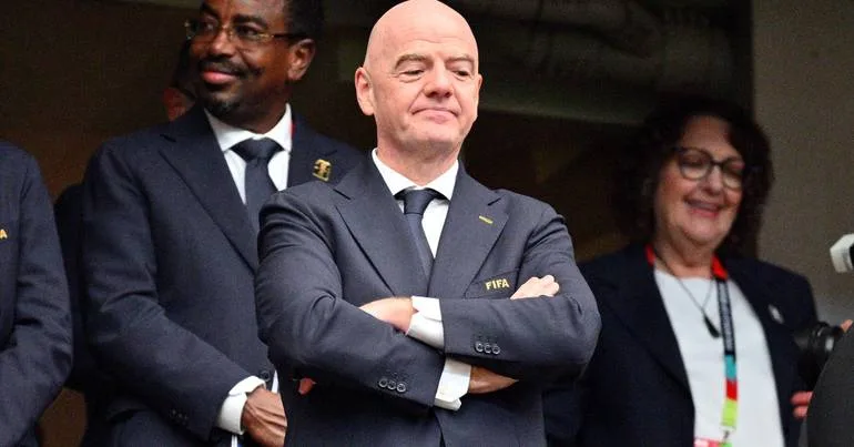 Infantino quer consulta às federações para reformar a FIFA