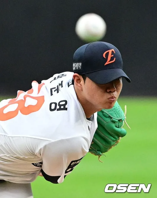 '2⅓이닝 7실점→5이닝 1실점' 韓 최초 역사 썼던 한화 사이드암, 다시 1군 기회 찾아올까 [오!쎈 퓨처스]
