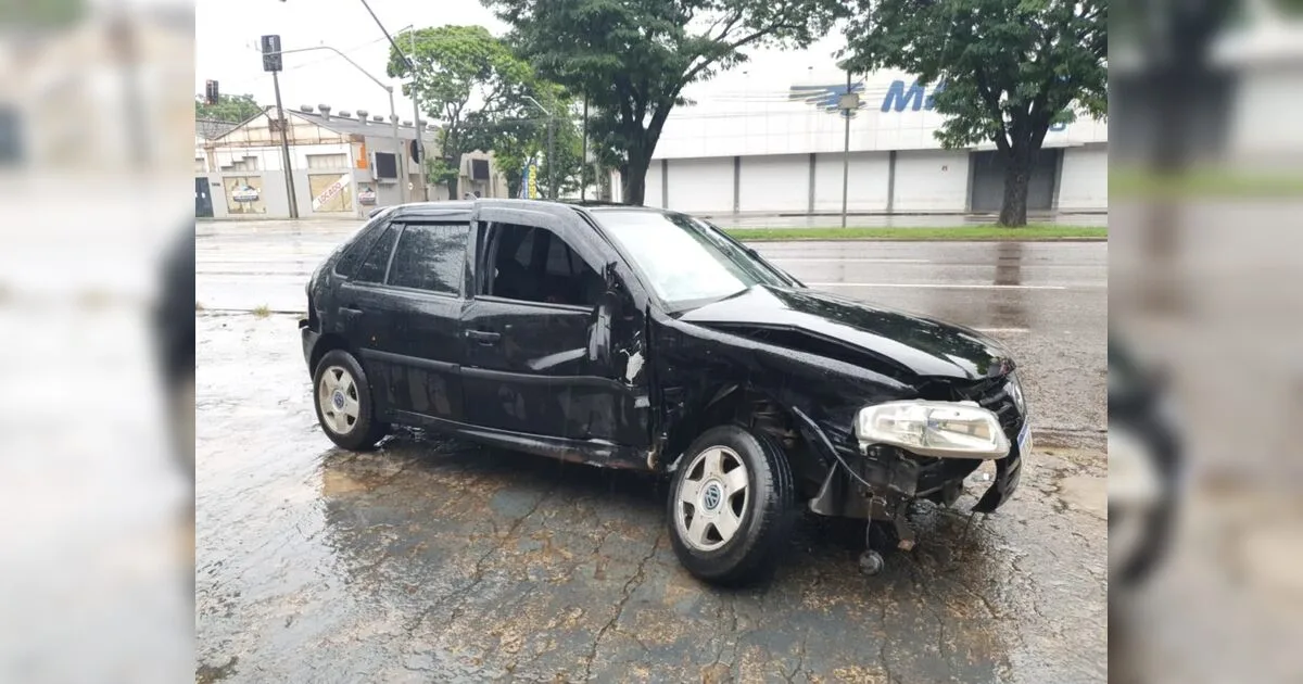 Motorista atropela idosa, foge e bate em carro com mãe e filho em Maringá