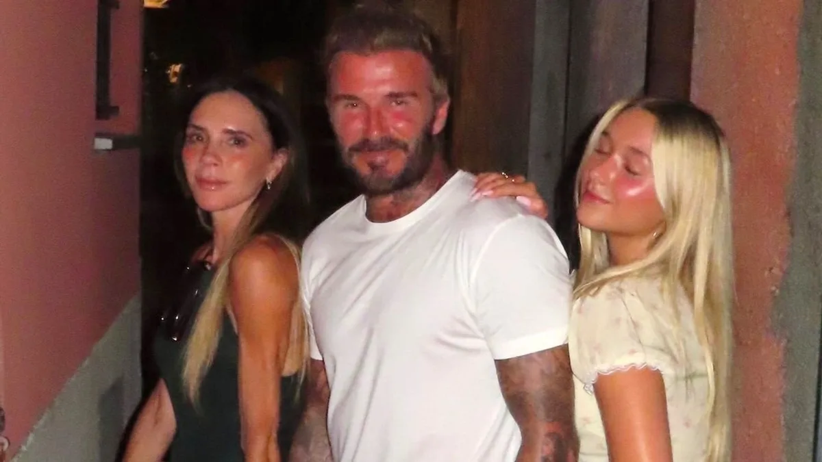 David y Victoria Beckham abren el álbum de sus vacaciones en Ibiza mientras la guerra con su hijo Brooklyn sigue más latente que nunca