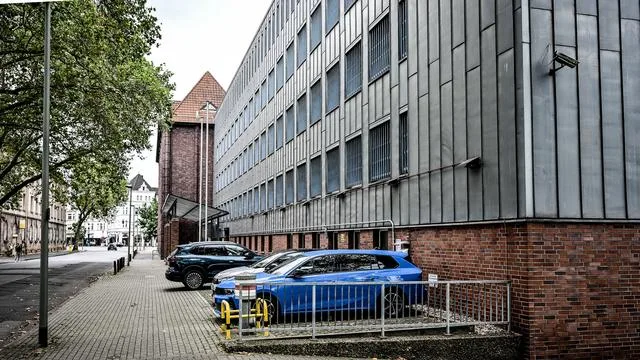 Gefängnisausbruch in Duisburg: Untersuchungsgefangener sägt Gitter in JVA durch und bricht aus