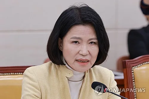 與, '5·18포럼 논란' 이진숙 고발…이진숙은 與박지원 고소