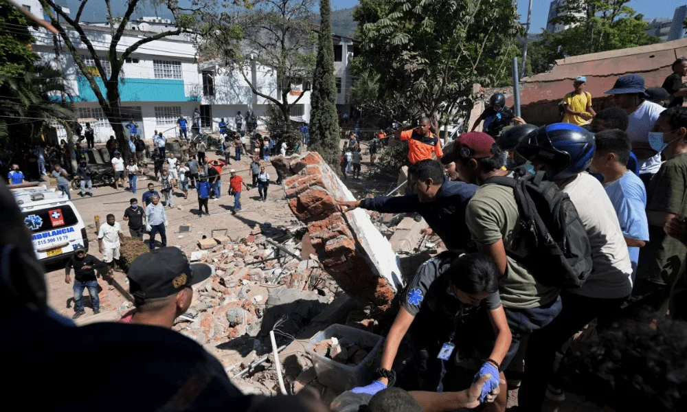 Colômbia planeja decretar emergência econômica após terremoto