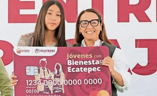 Entrega Ecatepec mil tarjetas a universitarios