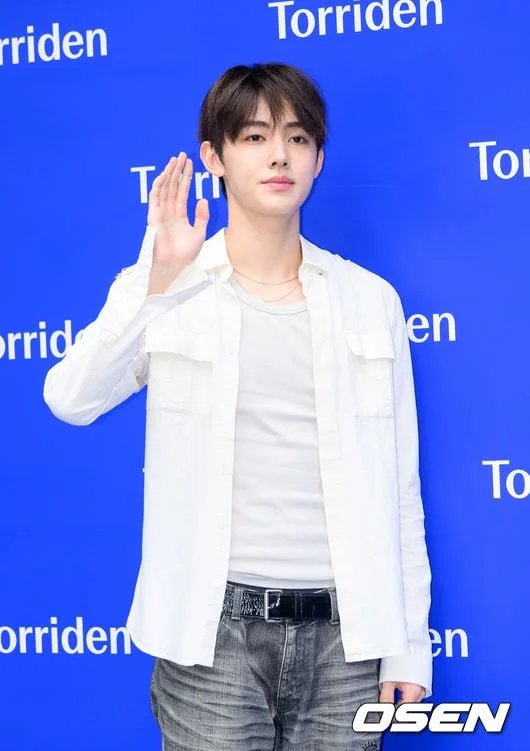 [사진]코르티스 성현,'멋진 손인사'