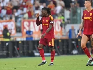 Serie A. Convoqué par Zinédine Zidane, Manu Koné s’illustre d’un doublé avec la Roma dans le choc face à l’Inter