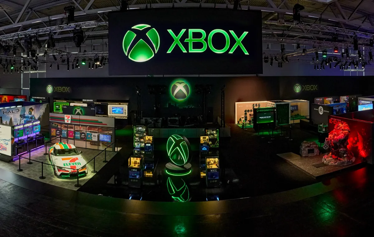 Xbox praised for new physical disc-to-digital scheme: “PlayStation should be embarrassed”