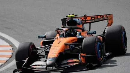 Après une entame de Grand Prix de Formule 1 chaotique avec le crash de Max Verstappen, Lando Norris s'impose aux Pays-Bas