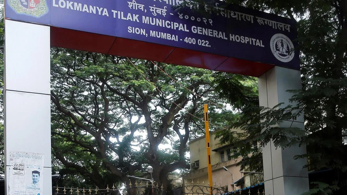 Encroachment of land in Mumbai