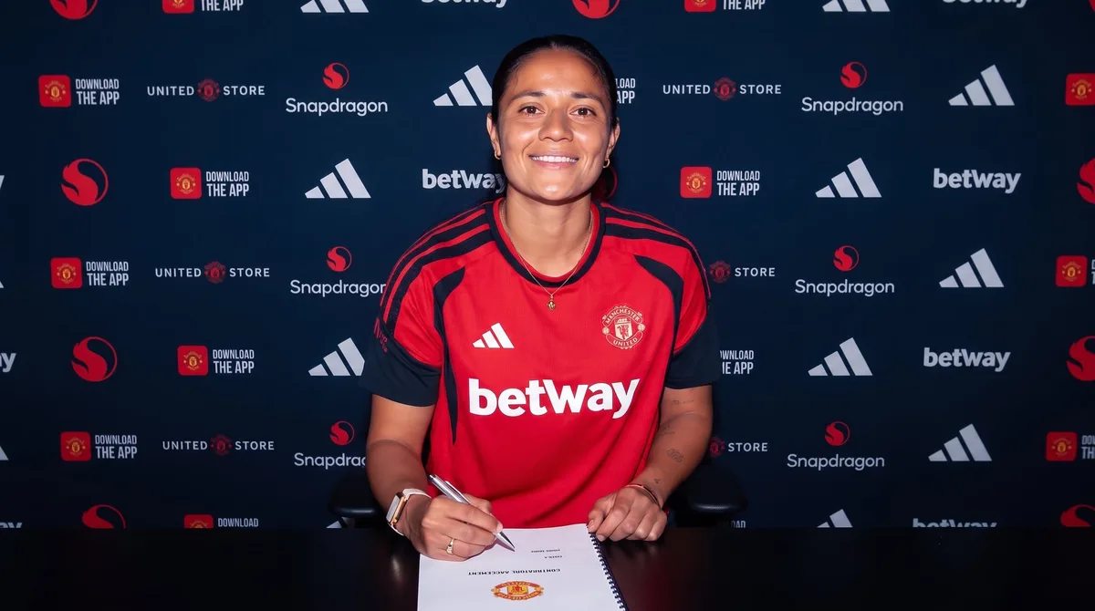 Rebeca Bernal salta de la Liga Mx y es nueva jugadora del Manchester United