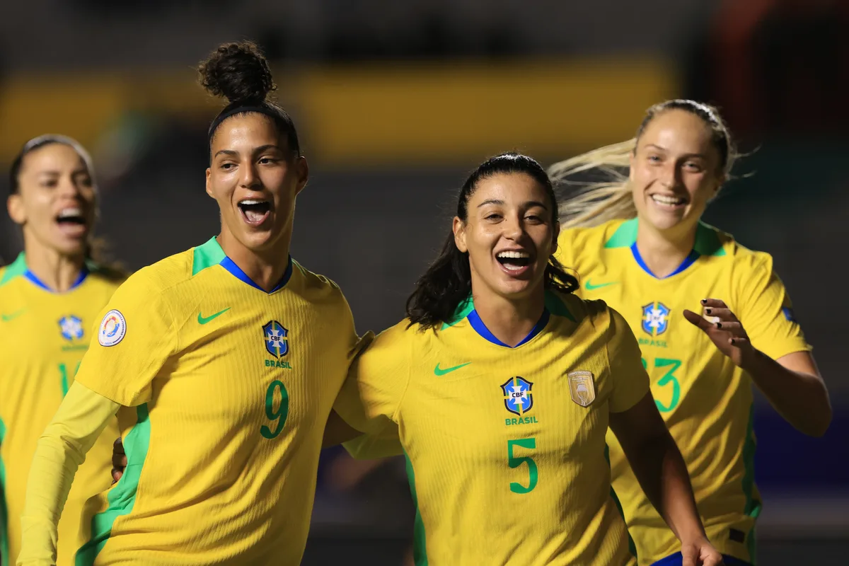 Câmara aprova férias escolares facultativas para período de Copa do Mundo Feminina