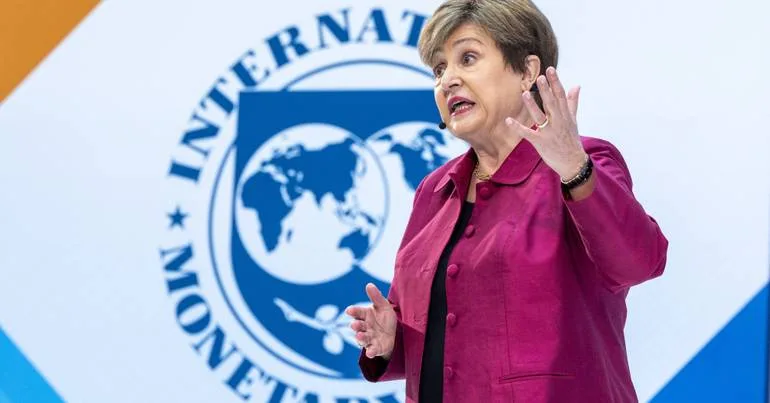 FMI prevê crescimento global de 3,1% em 2026 e 3,4% em 2027