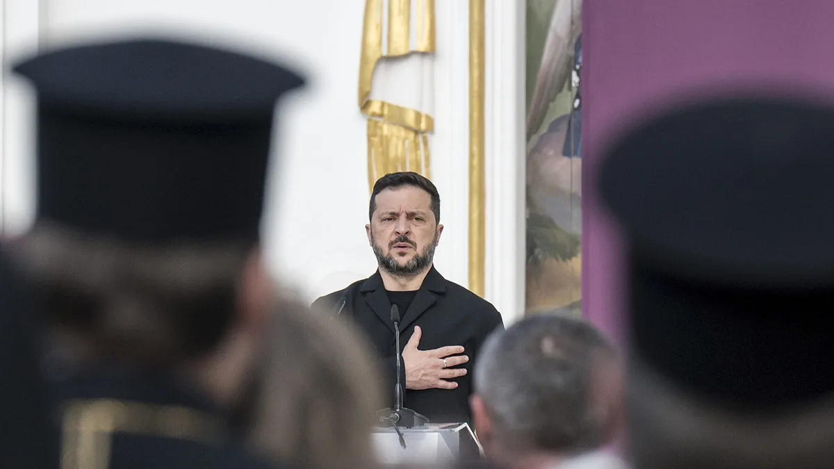 Zelensky afirma que Moscovo está a investir em mísseis balísticos