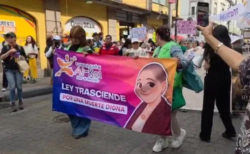 “¡Buena vida, buena muerte!”: Marchan para exigir una muerte digna en la CDMX