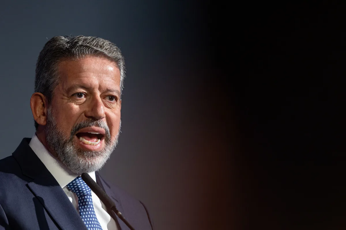 Adversários em Alagoas, Renan e Lira contratam mesma contabilidade