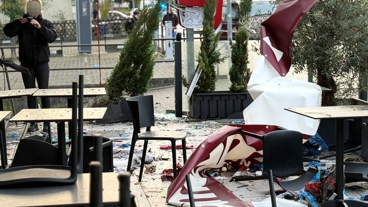 Einsatz: Explosion in Dönerimbiss - Polizei vermutet Vorsatz