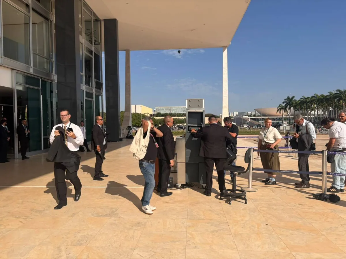 “Atenção, área restrita”: STF reforça segurança para sessão do caso Moraes-Vorcaro
