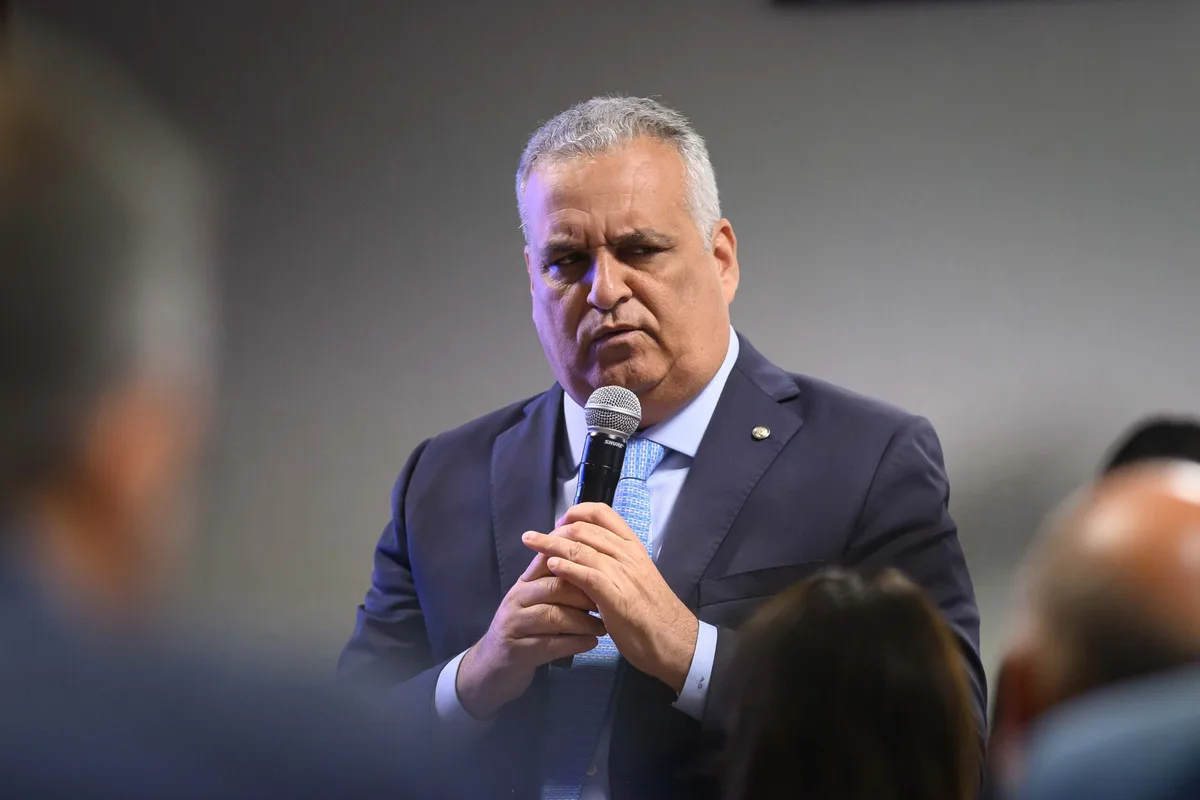 Em evento com Michelle, Gaspar ataca Lula: "Caloteiro da esperança"