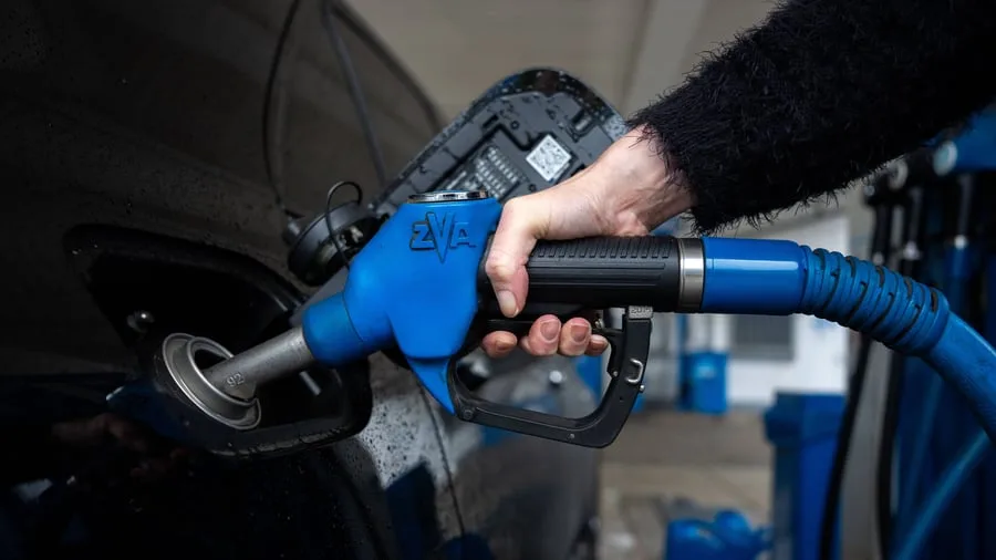 Spritpreisdeckel: „Wir müssen unser Verhalten anpassen – und weniger mit dem Auto fahren“